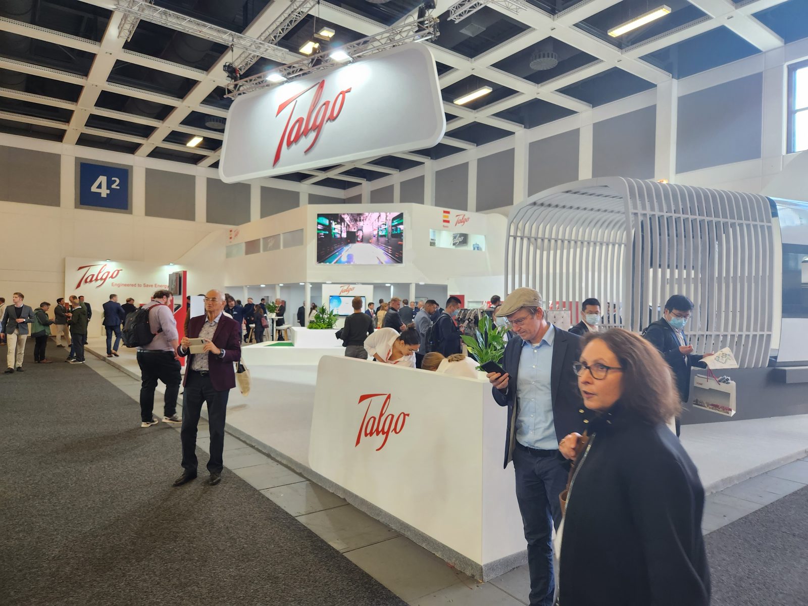Stand de Talgo diseñado y construido por TheFireplace.Studio